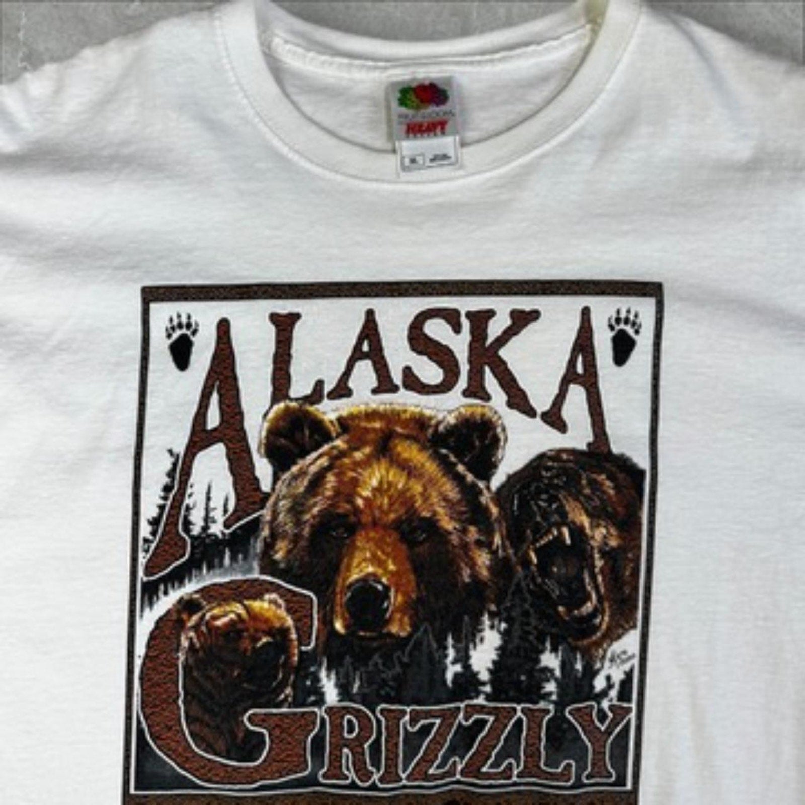 Vintage 2000 Alaska Grizzly Tee White