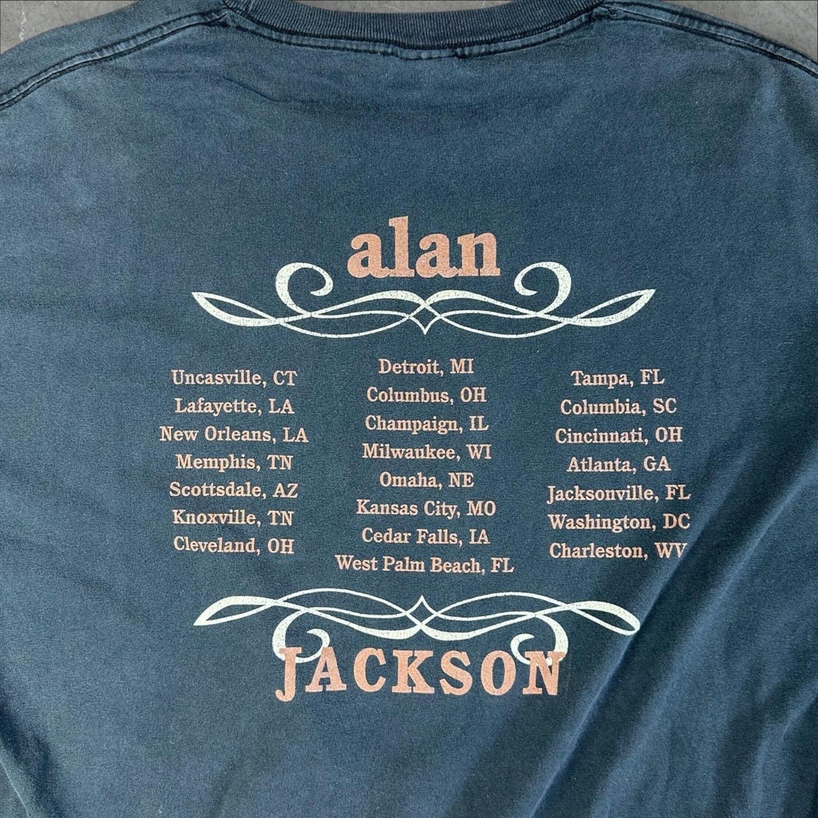 Vintage 2004 Alan Jackson Tour Concert Tee