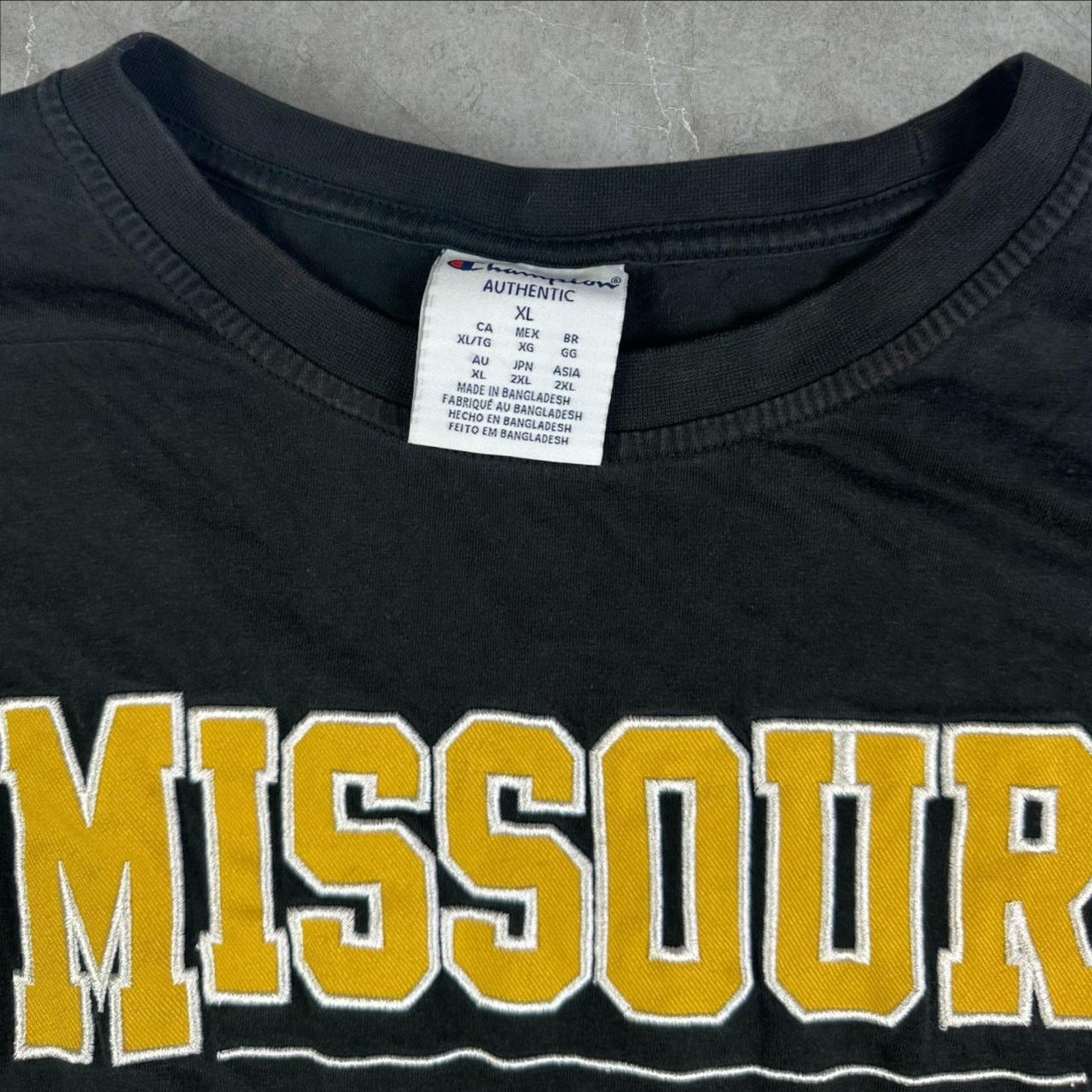 Missouri Tigers on Champion T-Shirt Size XL