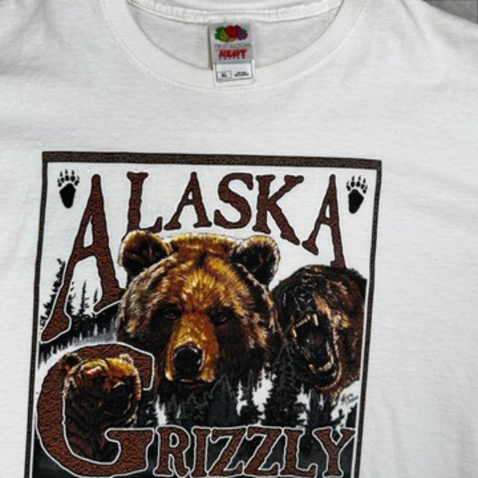 Vintage 2000 Alaska Grizzly Tee White
